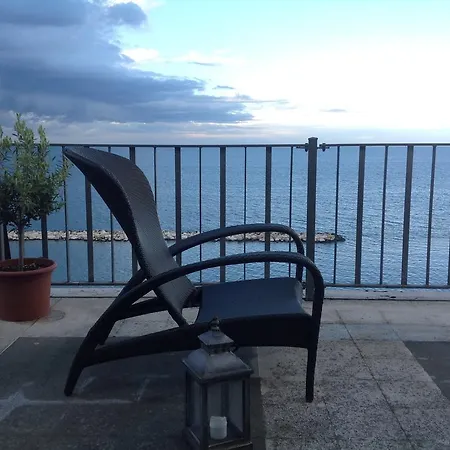 Frühstückspension Attico Nazioni Del Mare