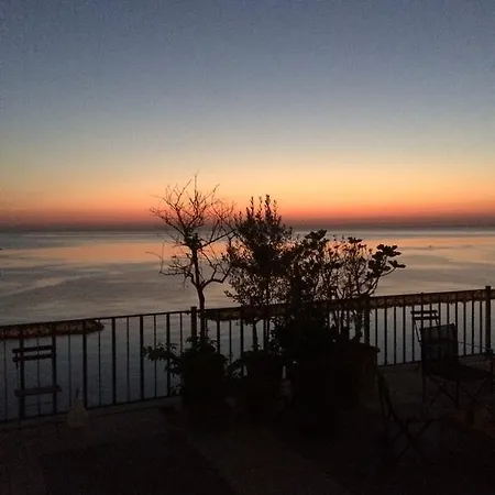 Couette-café Attico Nazioni Del Mare *